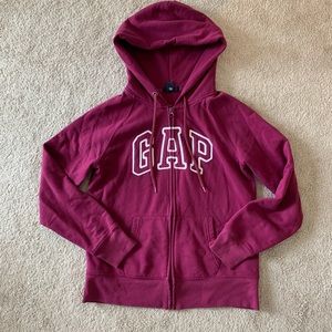 Gap sweater